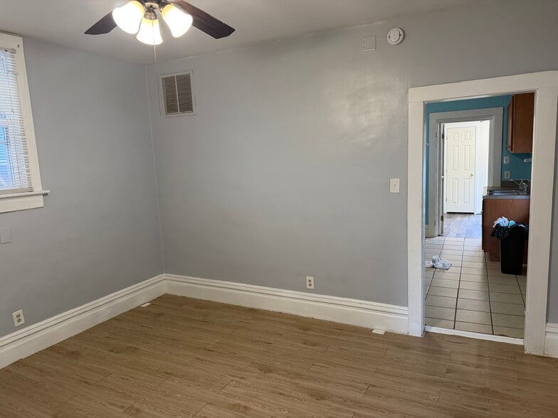 Building Photo - 1509 E Illinois St