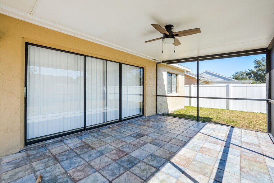 Building Photo - 1018 Hornbeam St