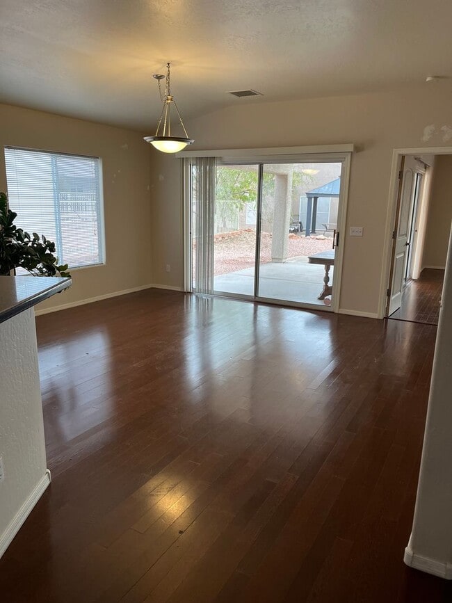 Building Photo - Unfurnished beauty in lovely Amante