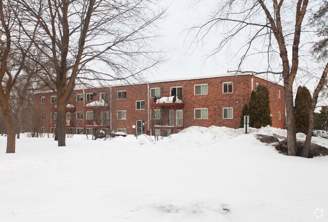 Riverwood - Riverwood Apartments