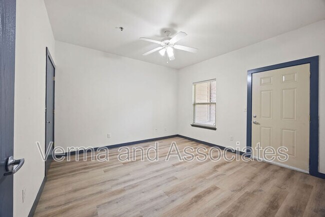 Building Photo - 2619 N Quality Ln