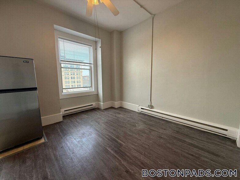 Building Photo - 50 Franklin St