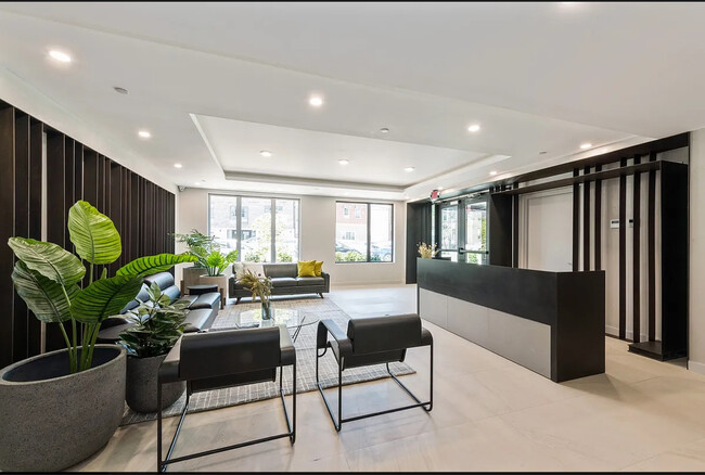 Lobby and front desk - 1433 31st Ave