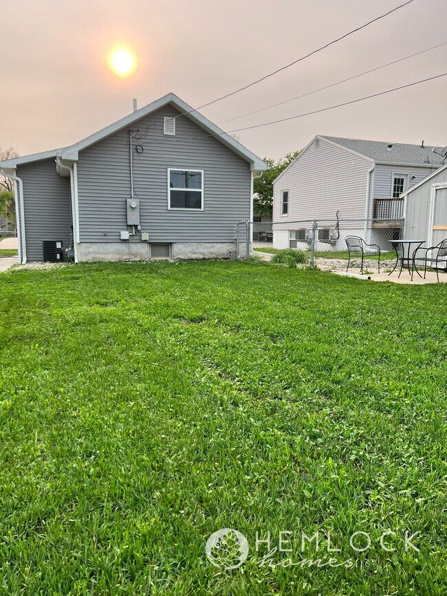 Building Photo - 601 S 1st St