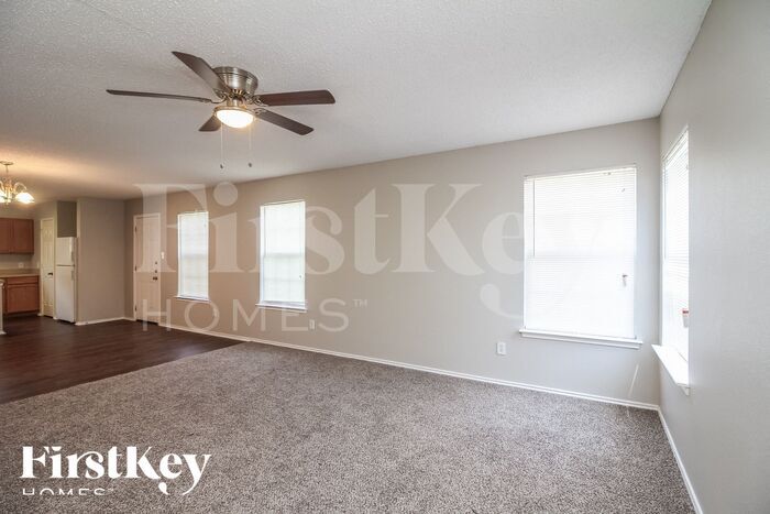 Building Photo - 9001 Prairie Bluff Dr