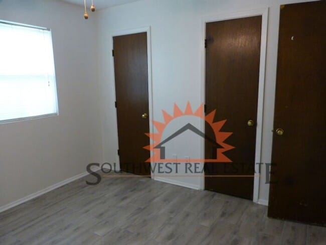 Building Photo - Charming 3 bedroom home.