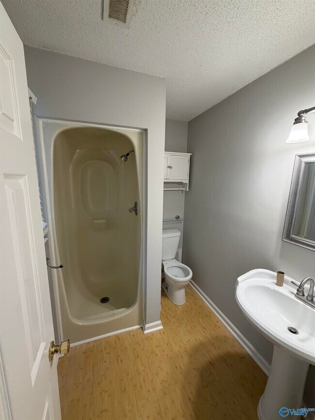 Building Photo - 15104 Balsam Dr SE