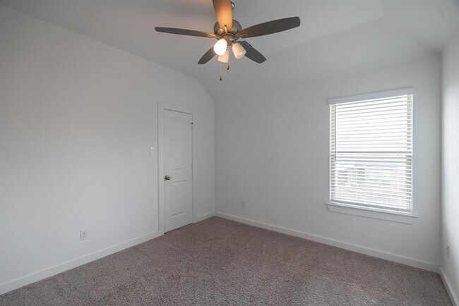 Building Photo - 8034 Whisper Grove Dr