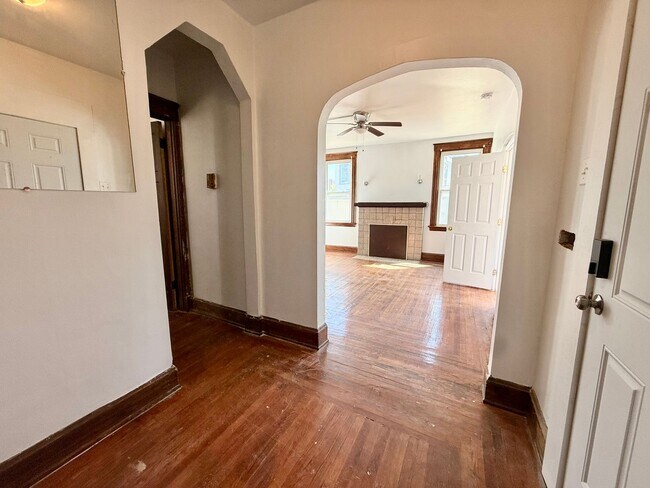Building Photo - 548 Carplin Pl