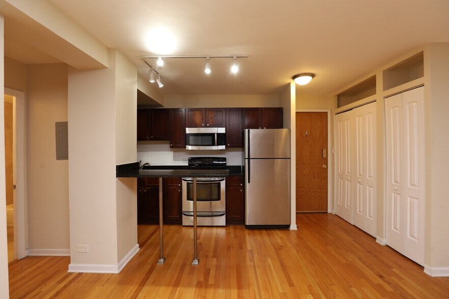 Building Photo - 4180 N Marine Dr