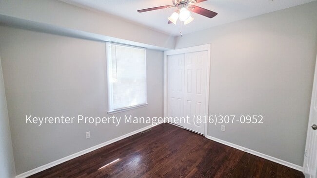 Building Photo - 4 bedroom 1.5 bath