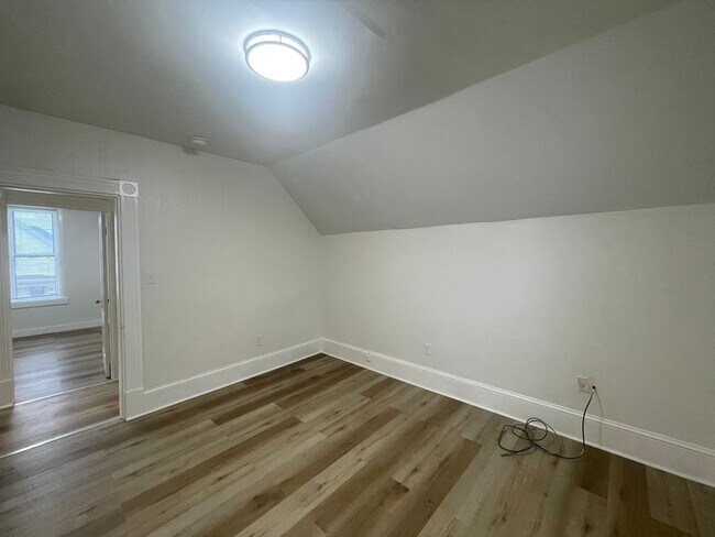 Building Photo - 475 Wilson St