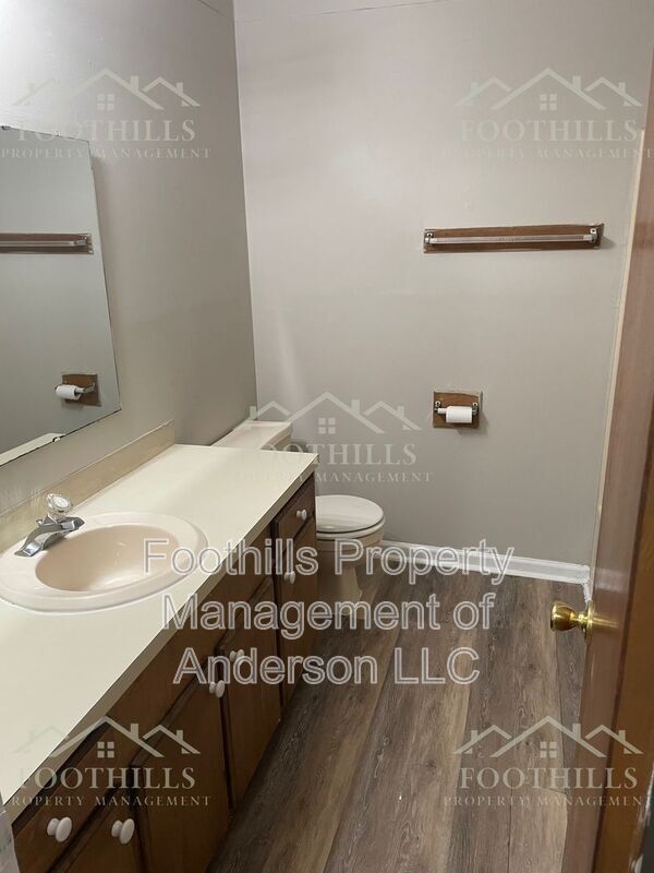 Building Photo - 113 Woodland Dr