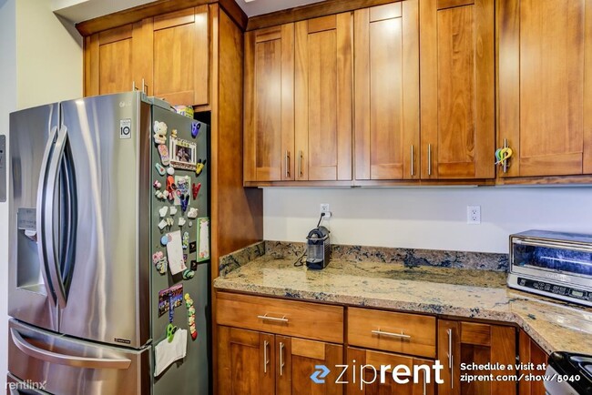 Building Photo - 3 br, 2 bath Condo - 32 Megan Dr, San Fran...