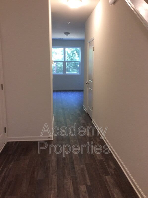 Building Photo - 1627 Larkspur Trail