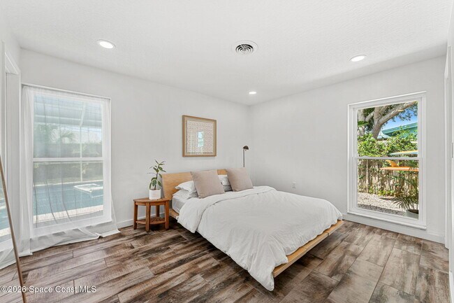 Building Photo - 440 Coconut Dr