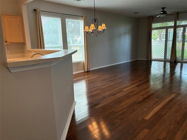 Building Photo - 106 Bowie Cir