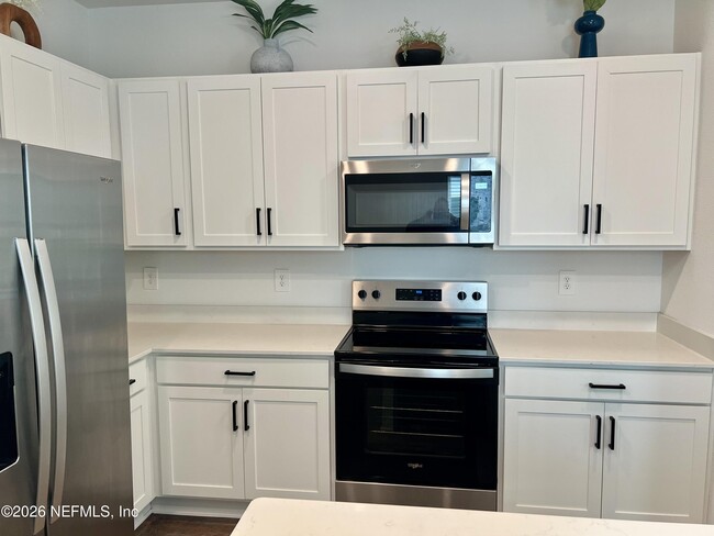 Building Photo - 656 Celtic dr