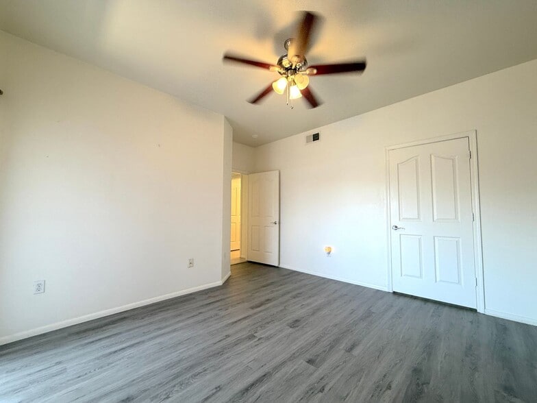 Building Photo - 16013 S Desert Foothills Pky