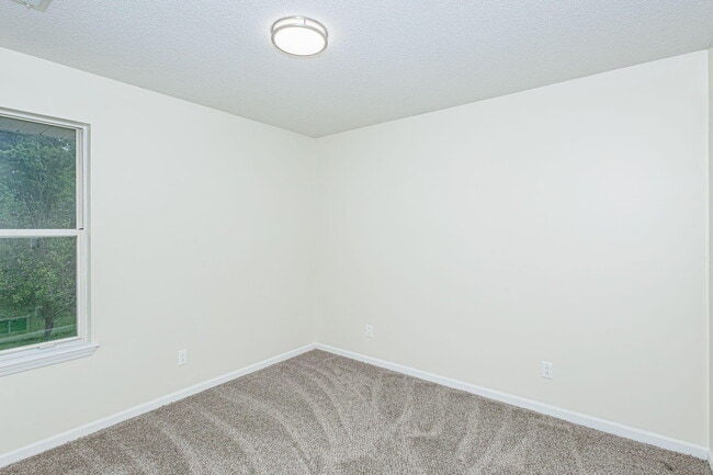 Building Photo - 3804 Larkspur Ct