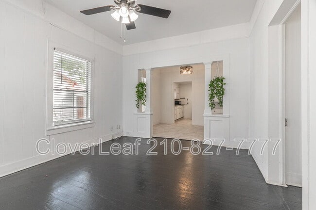 Building Photo - 323 Barrera St