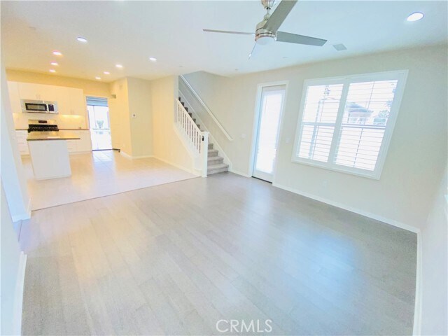 Building Photo - 64 Bronze Leaf