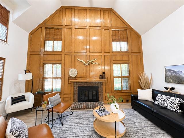 Building Photo - 300 Lamesa Ct
