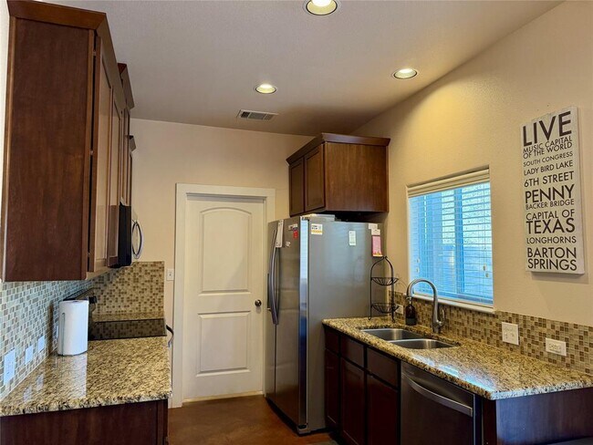 Building Photo - 5503 Hiline Rd