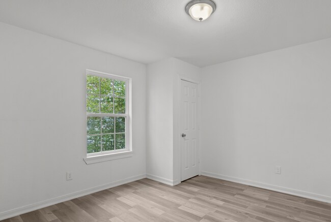 Building Photo - 99 Brownwood Dr