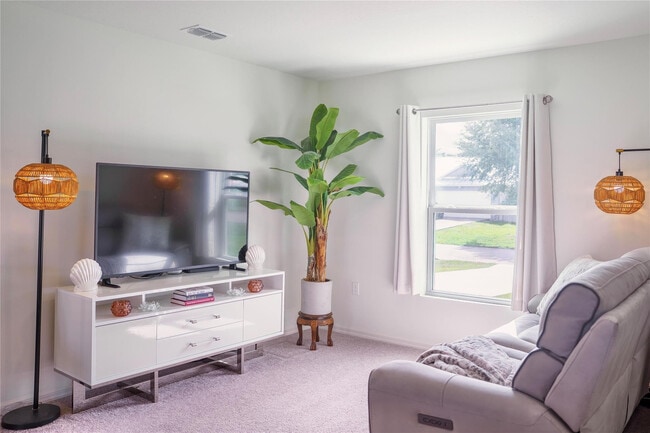 Building Photo - 1229 SW San Antonio Ave