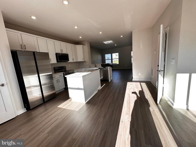 Building Photo - 30 Trotting Rd