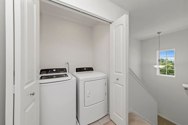 Building Photo - 2305 Upland Rd