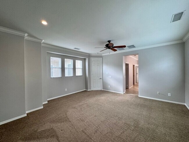 Building Photo - Discover this beautifully upgraded 5 bedro...
