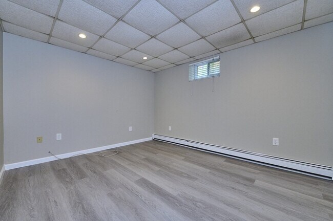 Building Photo - 25 Mendum St
