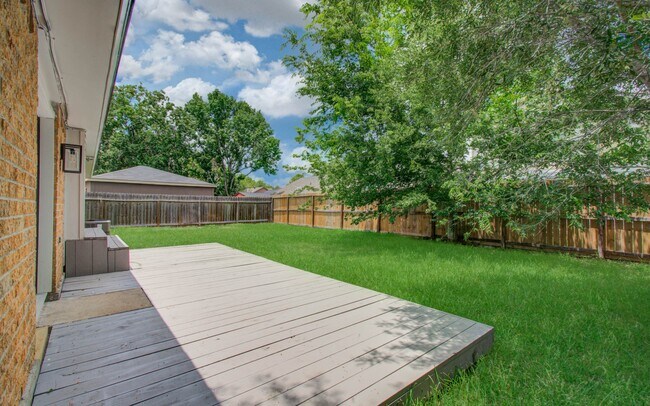 Building Photo - 6903 Blue Ridge Dr