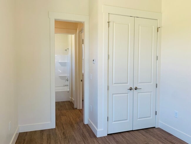 Building Photo - 713 Jefferson St