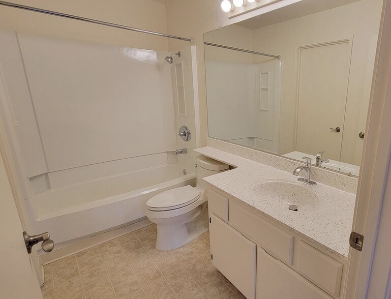 Bathroom - 2008 La Terrace Cir