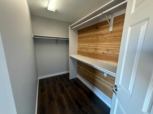 Building Photo - 1138 Lakecrest Ct