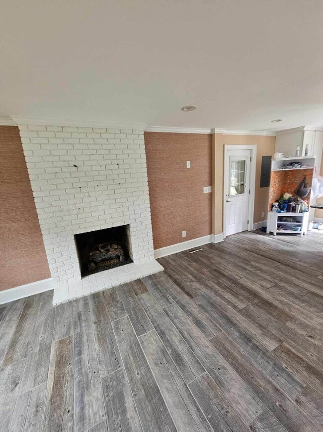 Building Photo - 217 Windsor Rd