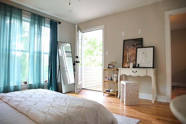 Building Photo - Gorgeous, New Home in Rocketts Landing: Available in July!