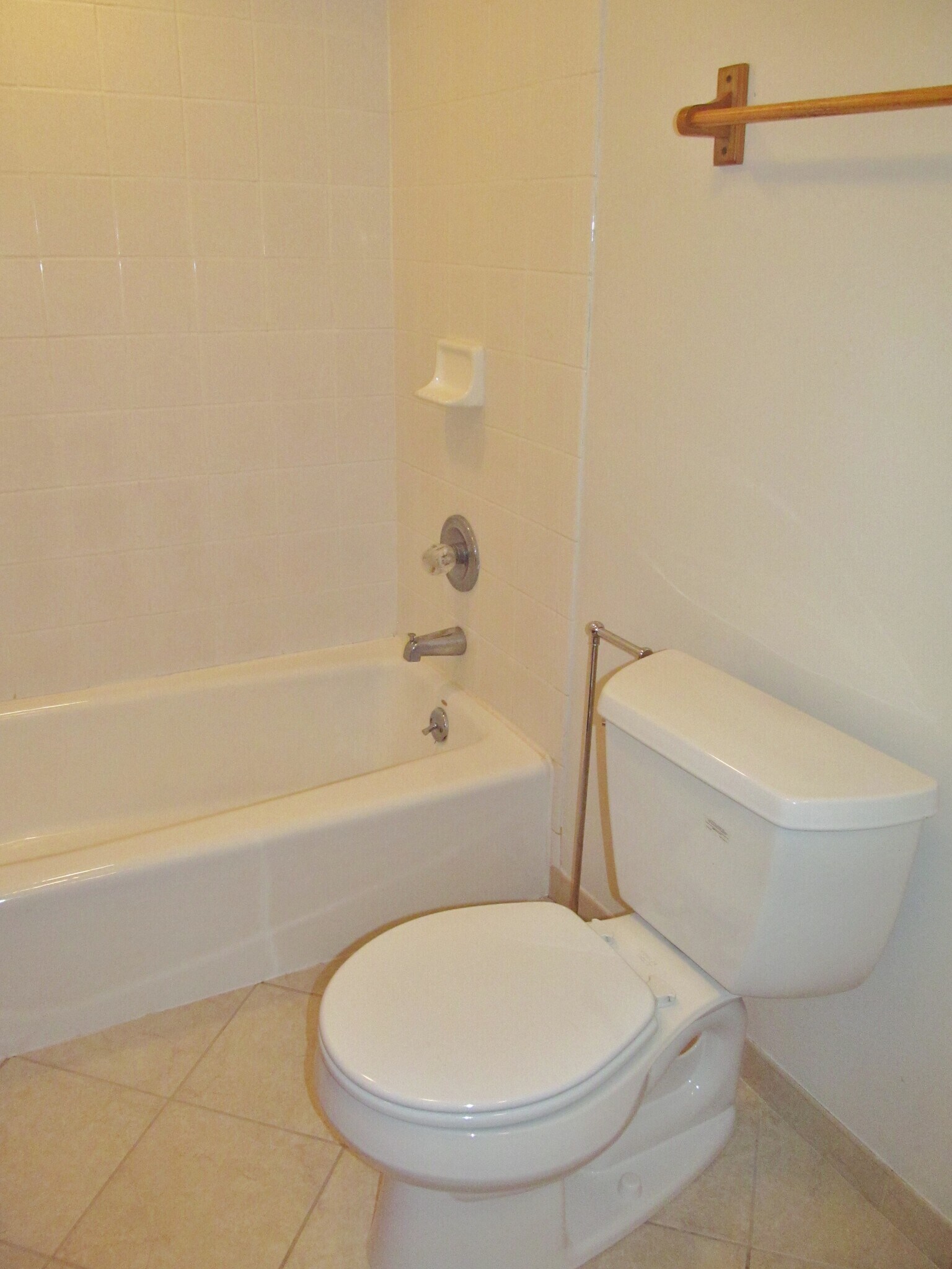 Building Photo - 146 E Cliff St