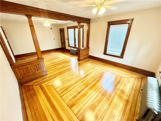 Building Photo - 25 Hanover Ave