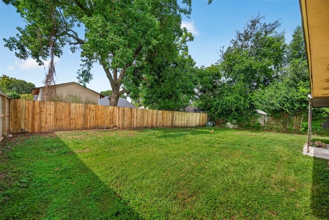 Building Photo - 5010 Shilo Dr