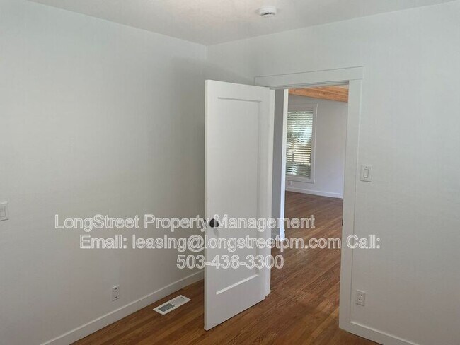 Building Photo - 4514 NE 18th Ave