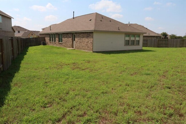 Building Photo - 18527 Gold Holw Ct