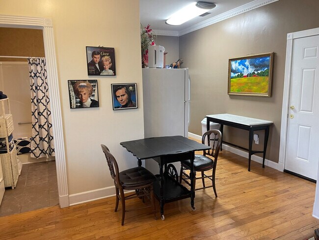 Building Photo - 175 Schools Dr