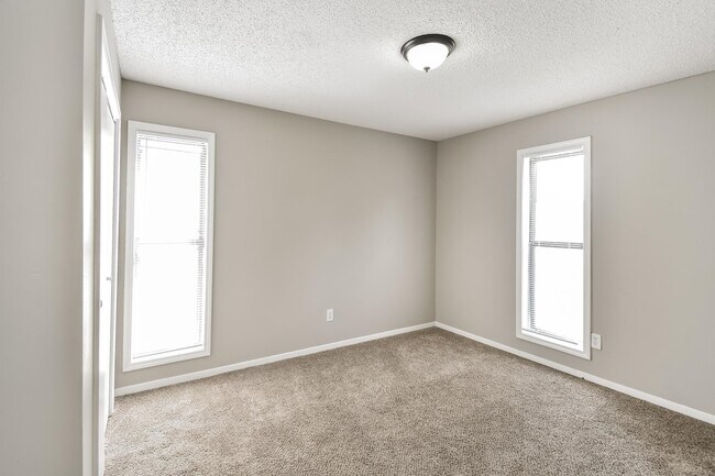 Building Photo - 3512 Chevron Cove