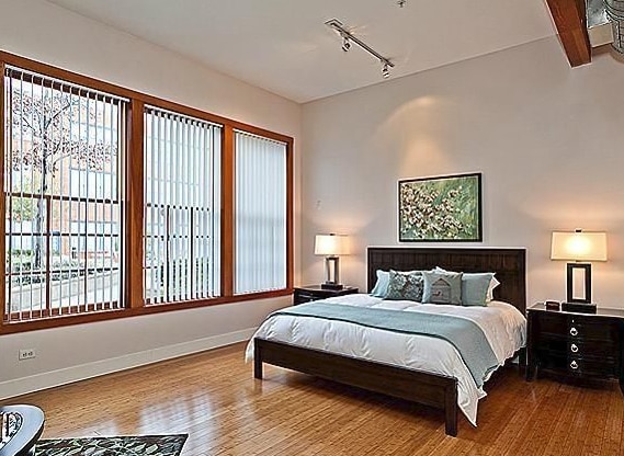 Building Photo - 2502 Live Oak St