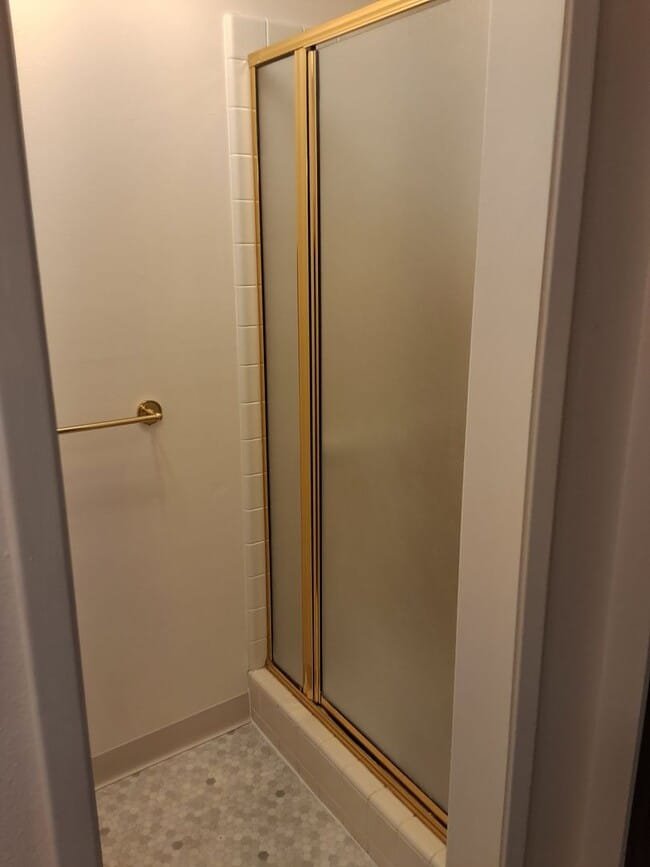 Building Photo - 3 bed/1.5 bath on large corner lot