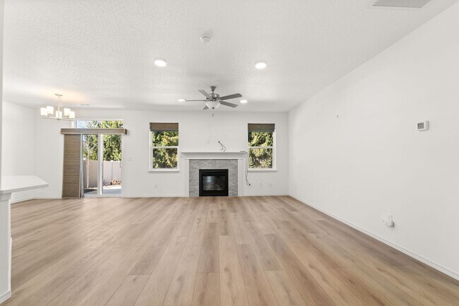 Building Photo - 8581 N Orch Ct